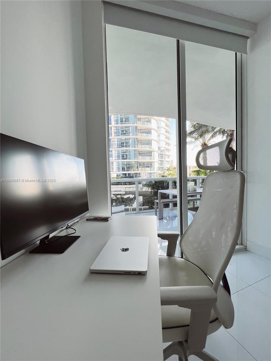 Ver detalles 507 2 / 3 2084 sq. ft. $ 2025-09-18 0 foto