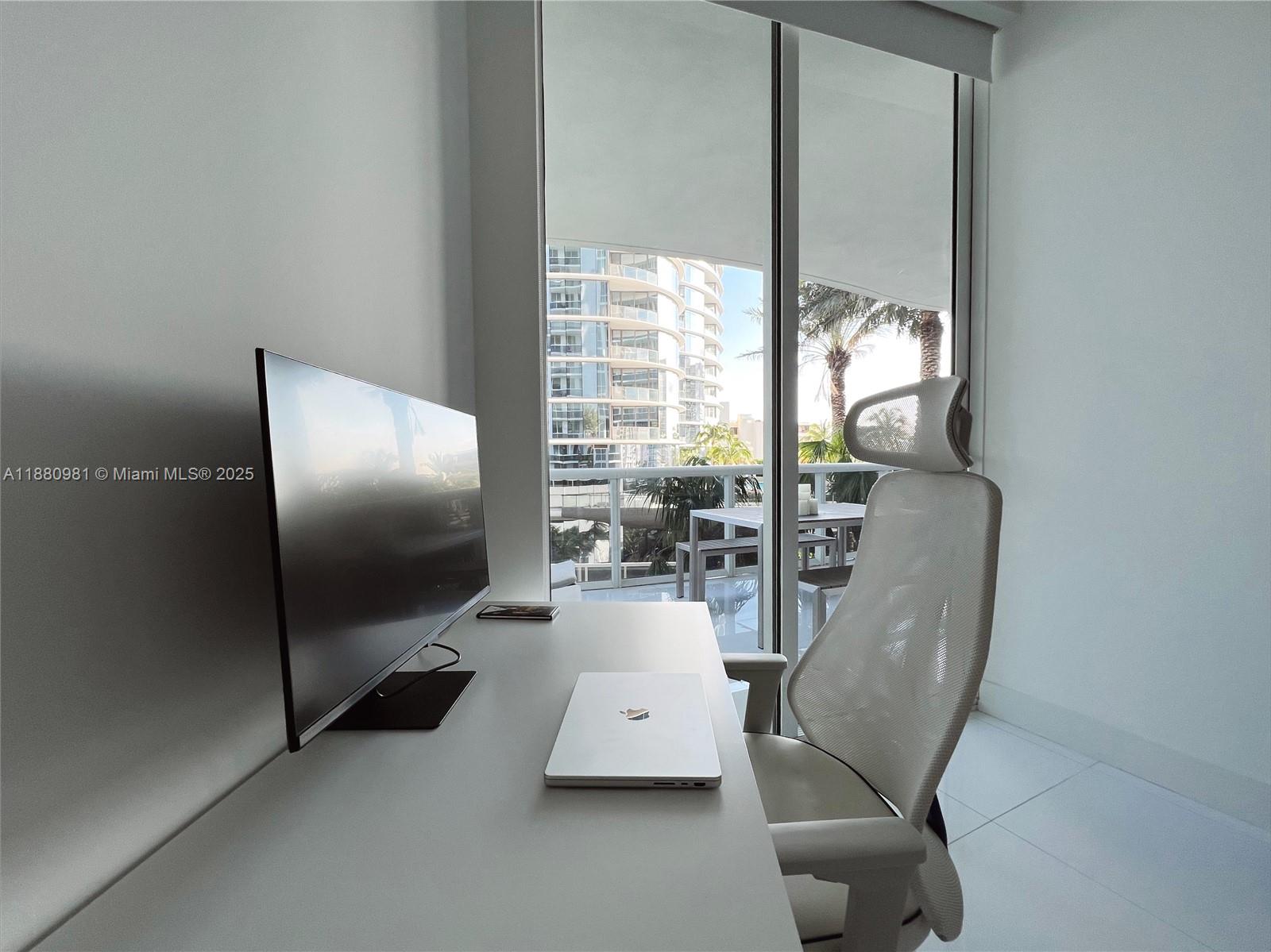 Ver detalles 507 2 / 3 2084 sq. ft. $ 2025-09-18 0 foto