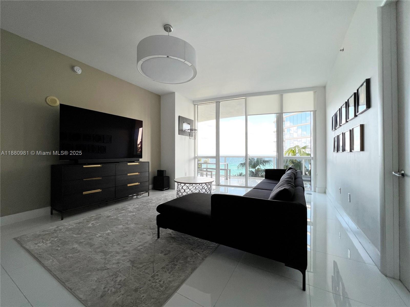 Ver detalles 507 2 / 3 2084 sq. ft. $ 2025-09-18 0 foto