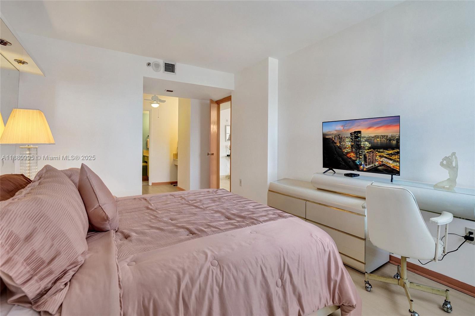 Photo of 1201 Ocean Dr  #1010S, Hollywood, Florida, 33019 - 