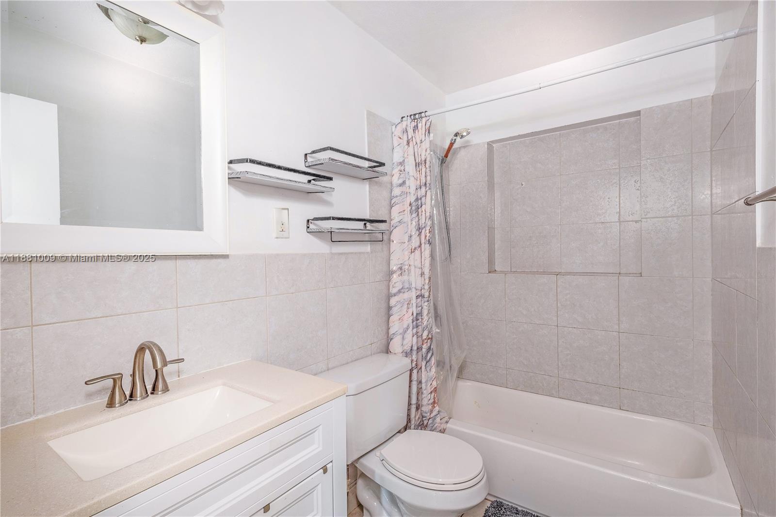 4410 4 / 2 1940 sq. ft. $ 2025-09-18 0 Photo