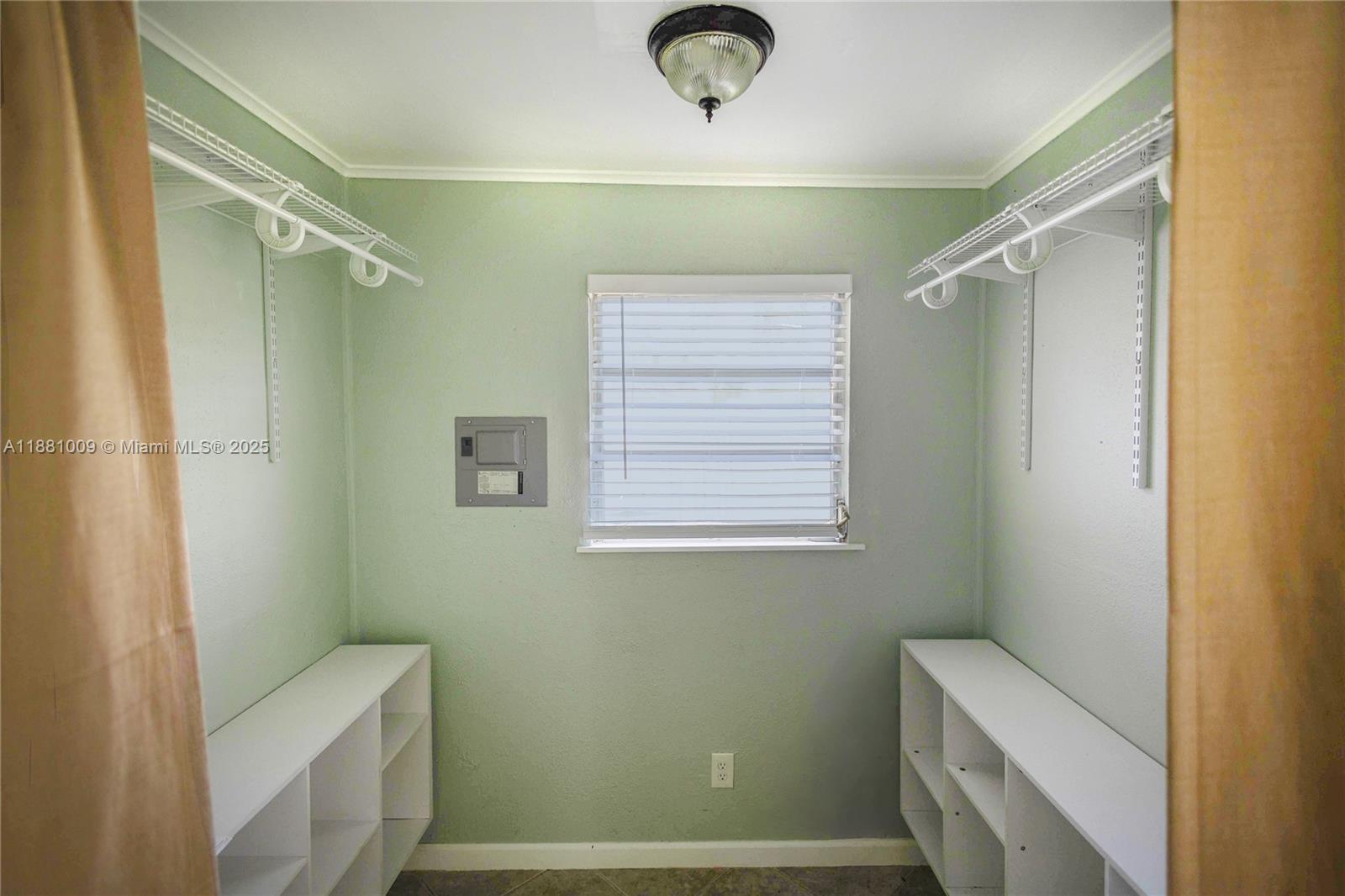 4410 4 / 2 1940 sq. ft. $ 2025-09-18 0 Photo
