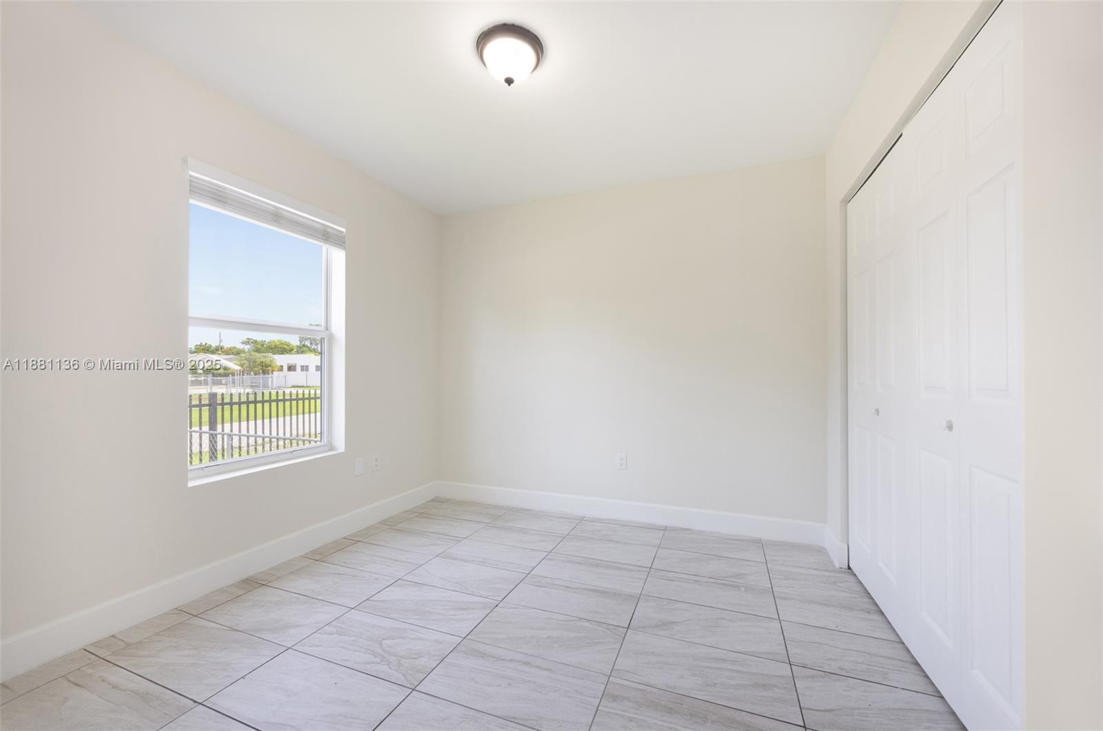 See details / 2220 sq. ft. $ 2025-09-18 0 Photo