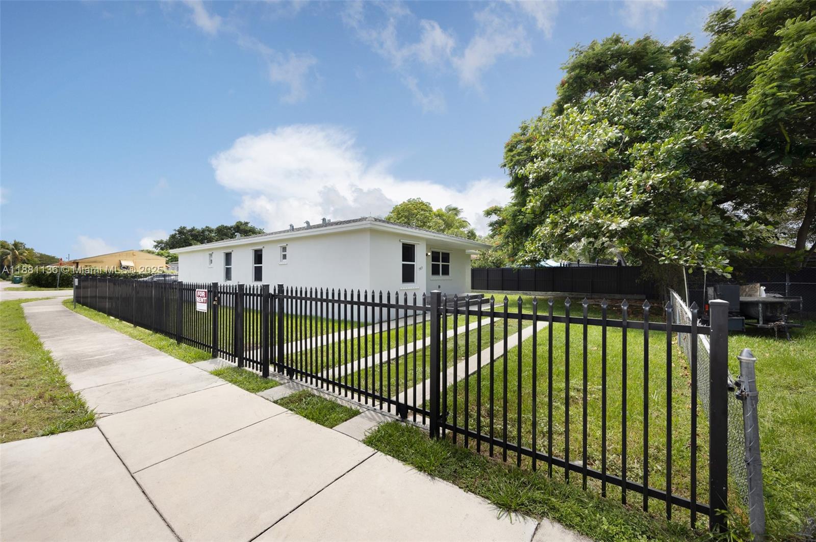 See details / 2220 sq. ft. $ 2025-09-18 0 Photo