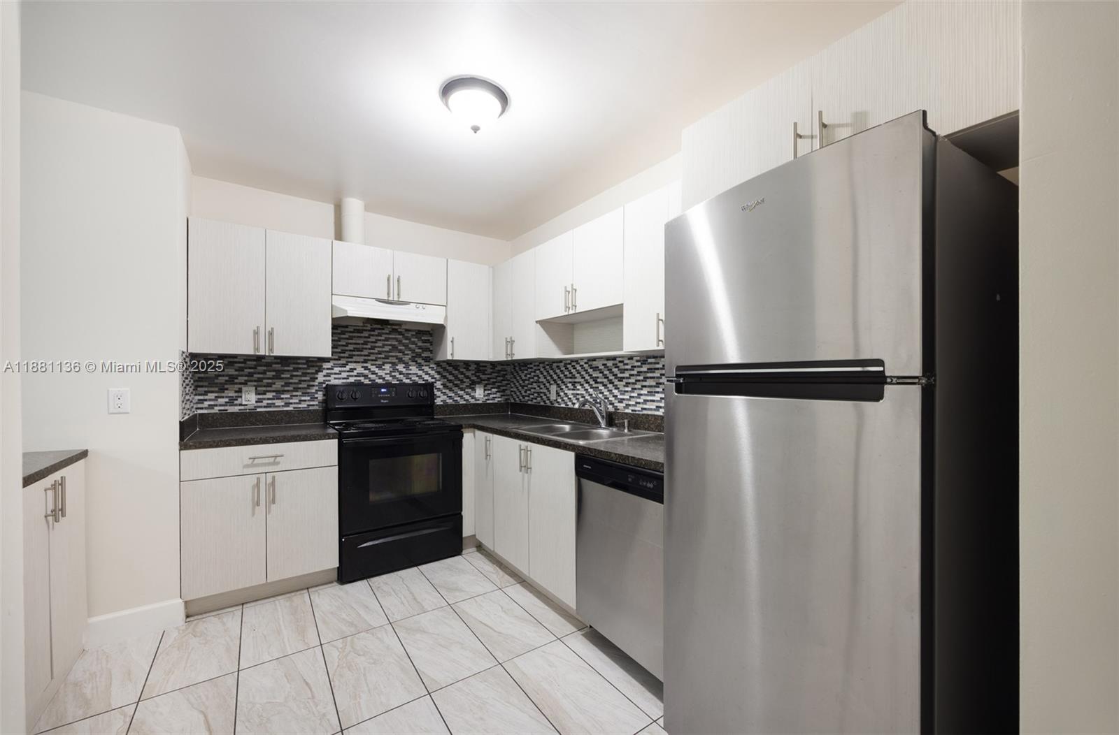 See details / 2220 sq. ft. $ 2025-09-18 0 Photo