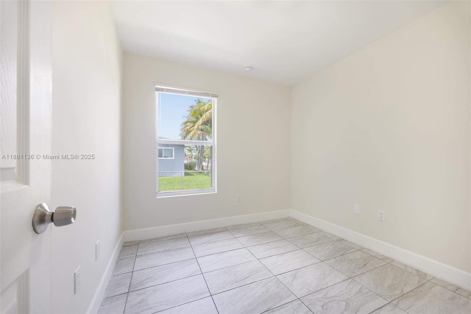 See details / 2220 sq. ft. $ 2025-09-18 0 Photo