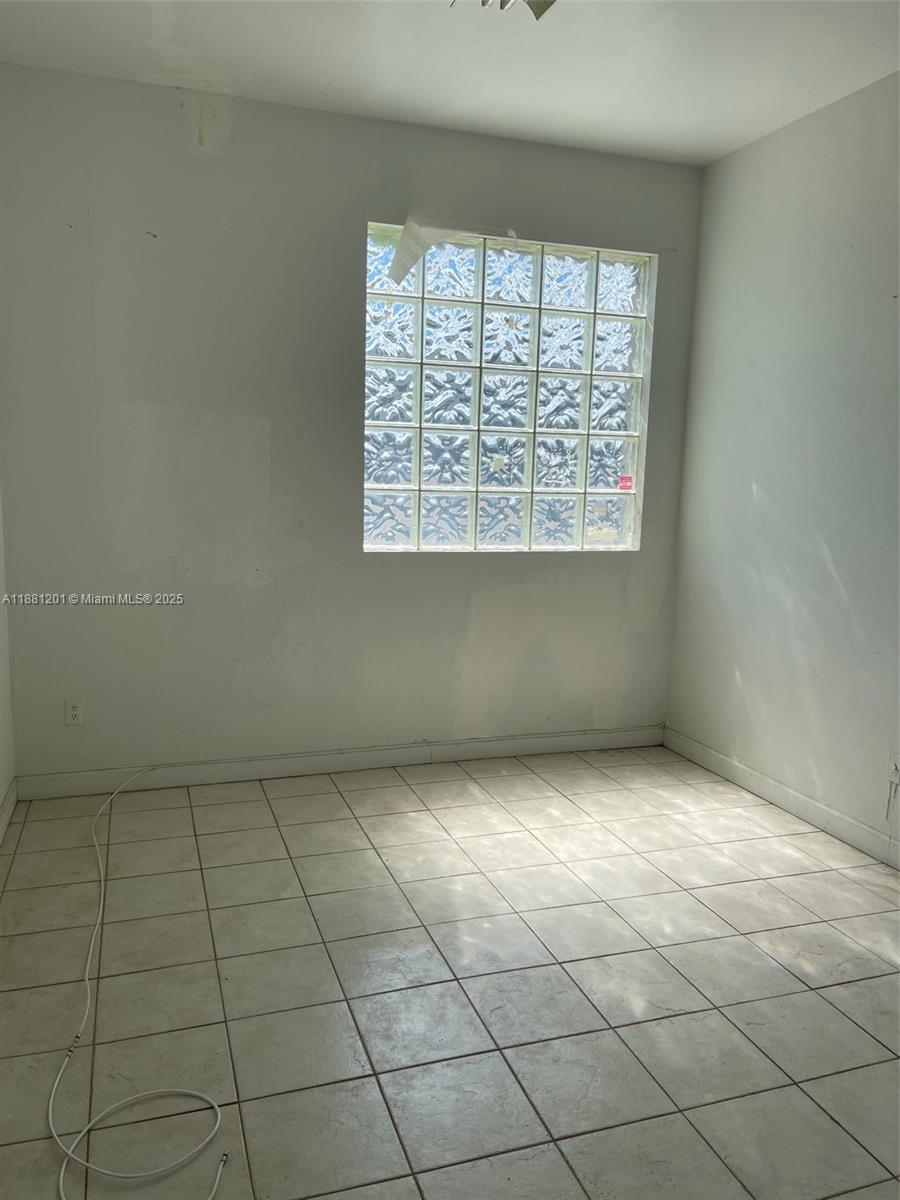 See details A / sq. ft. $ 2025-09-18 0 Photo