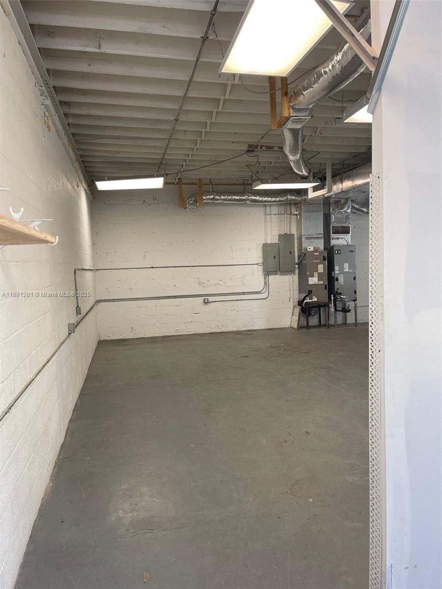 See details A / sq. ft. $ 2025-09-18 0 Photo