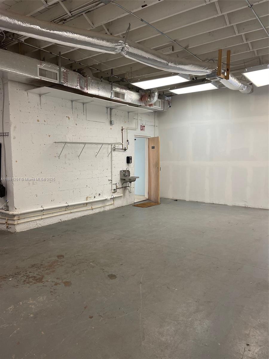 See details A / sq. ft. $ 2025-09-18 0 Photo
