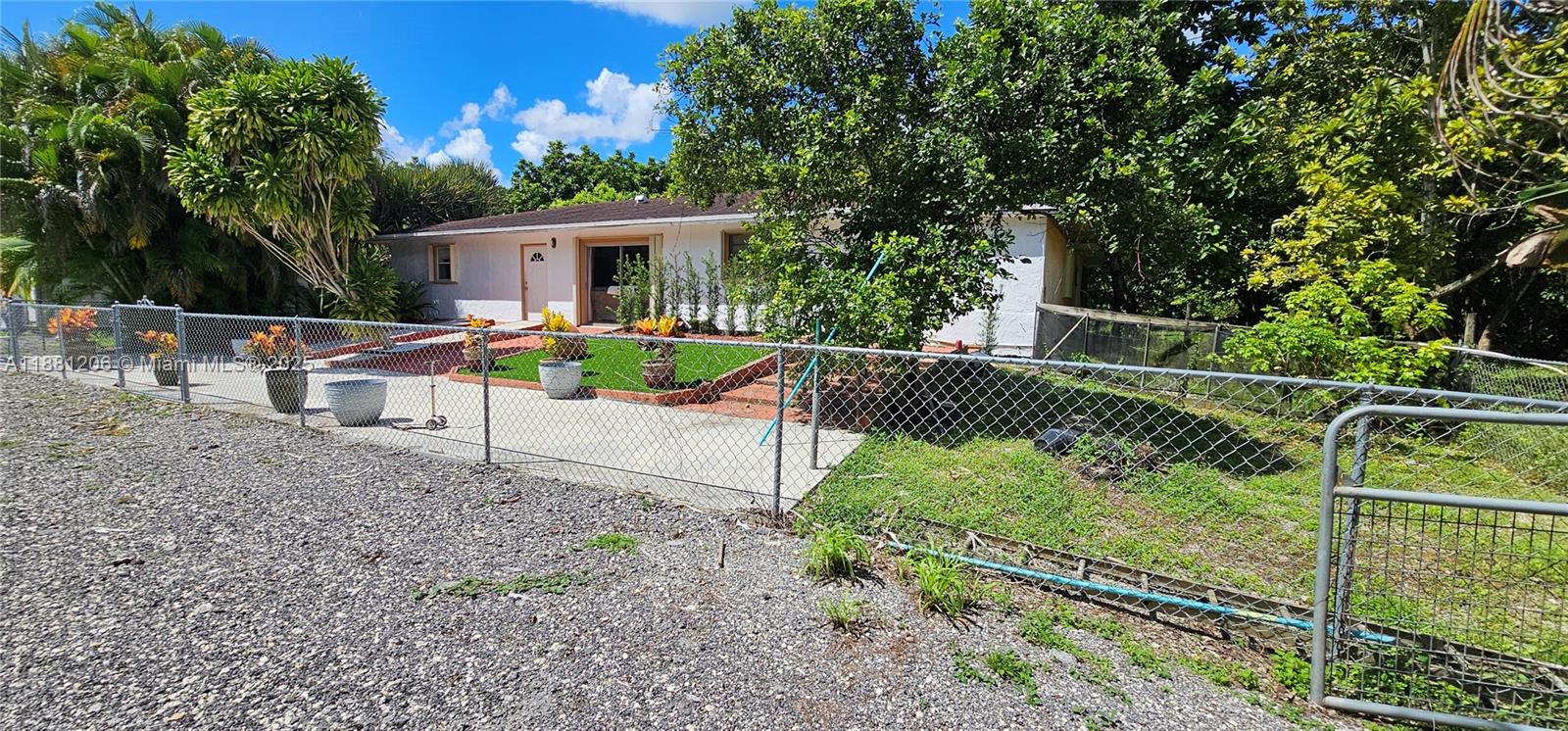   /   sq. ft. $ 2025-09-18 0 Photo