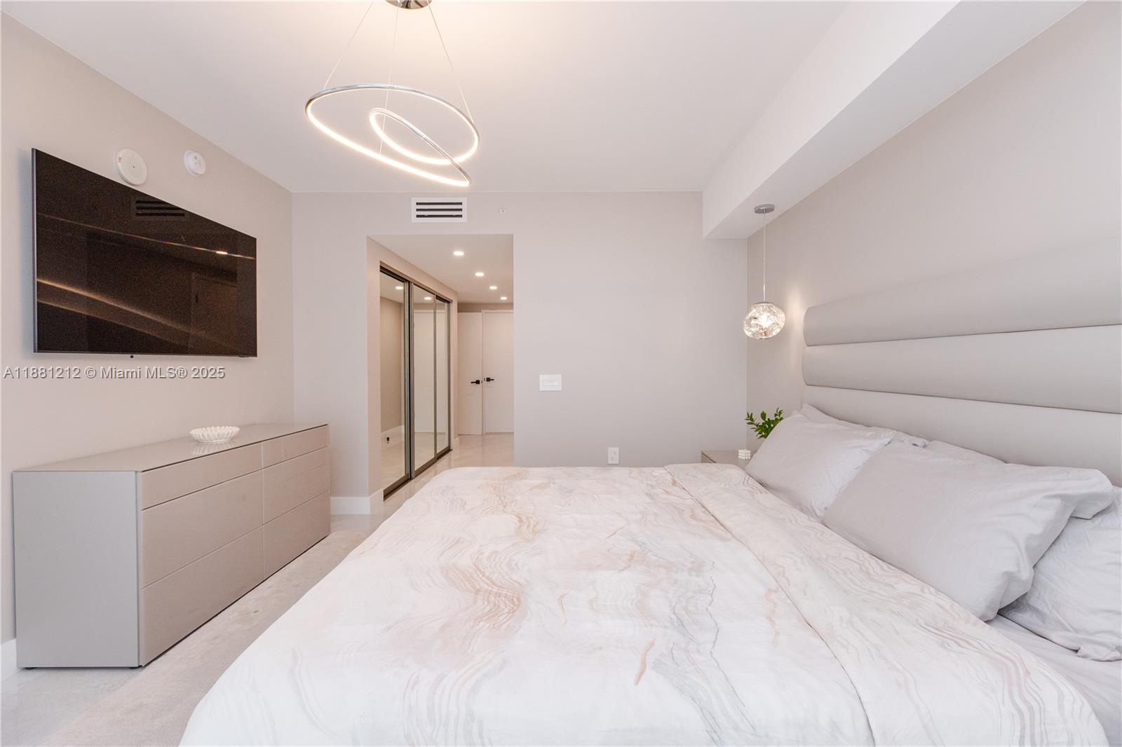 4-1508 3 / 4 1892 sq. ft. $ 2025-09-18 0 foto