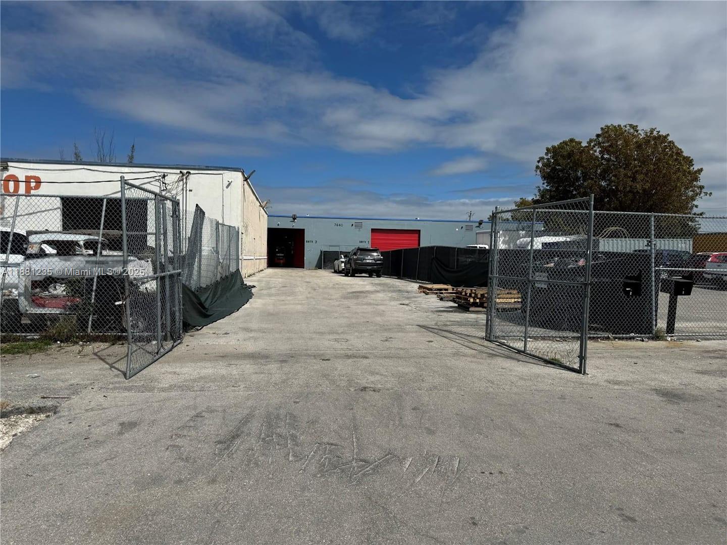   /   sq. ft. $ 2025-09-18 0 Photo