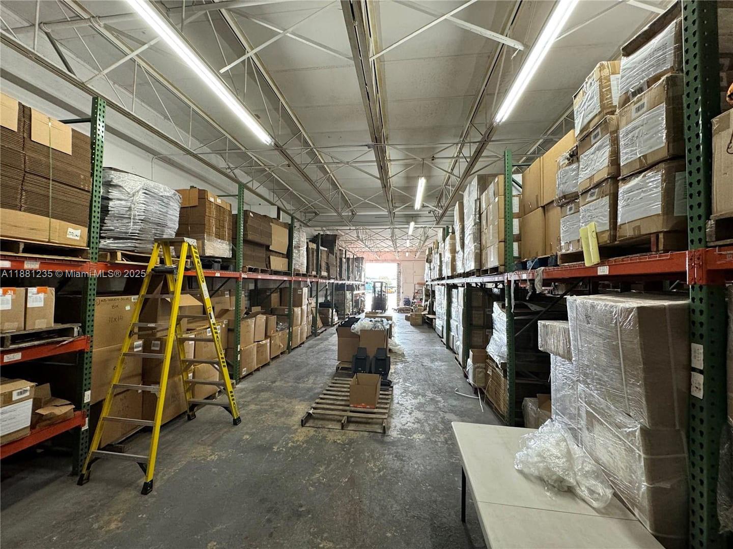   /   sq. ft. $ 2025-09-18 0 Photo