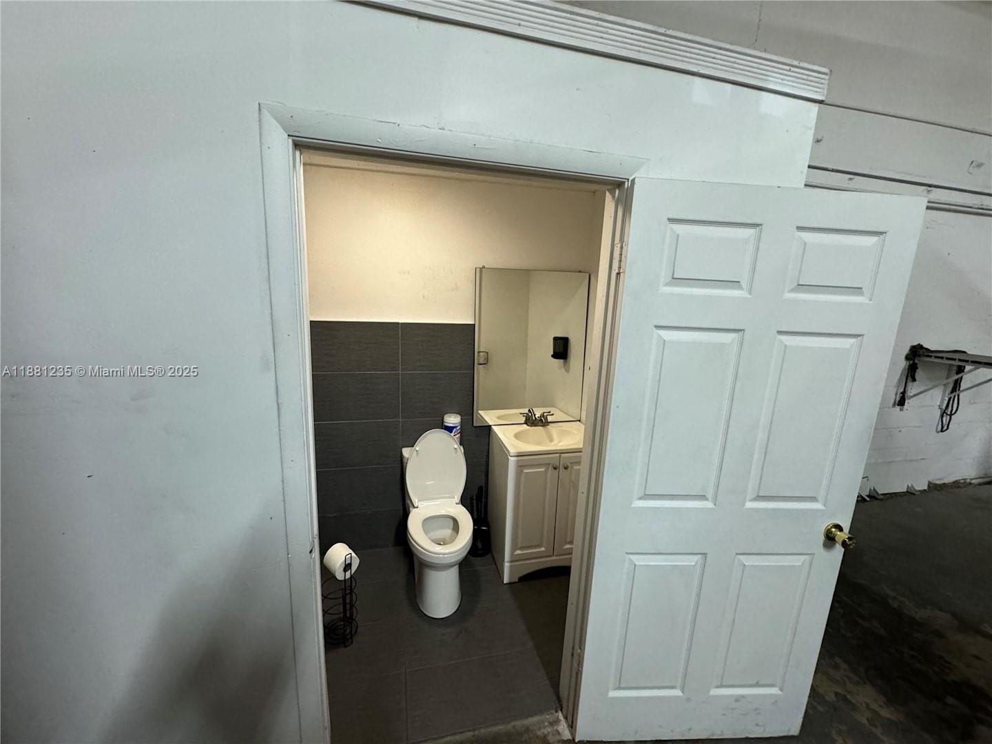   /   sq. ft. $ 2025-09-18 0 Photo