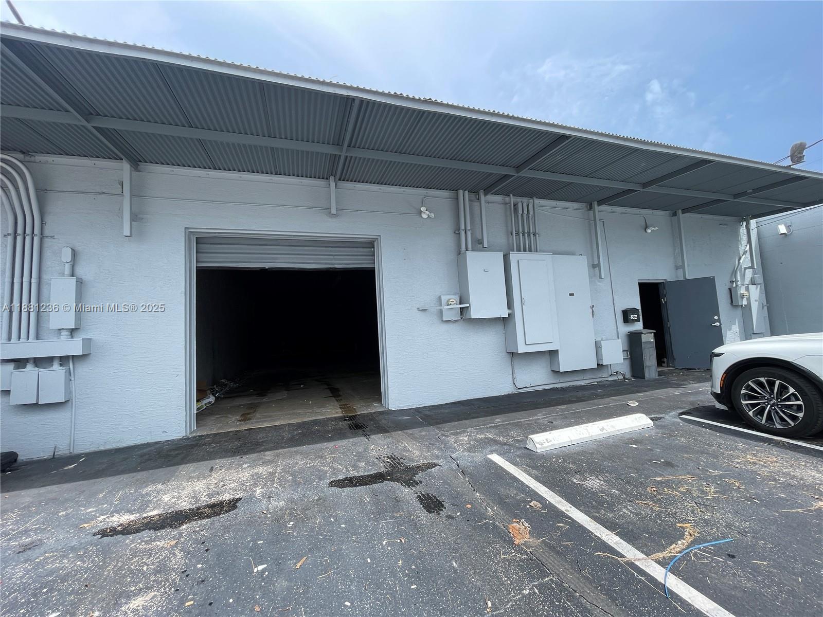   /   sq. ft. $ 2025-09-18 0 Photo