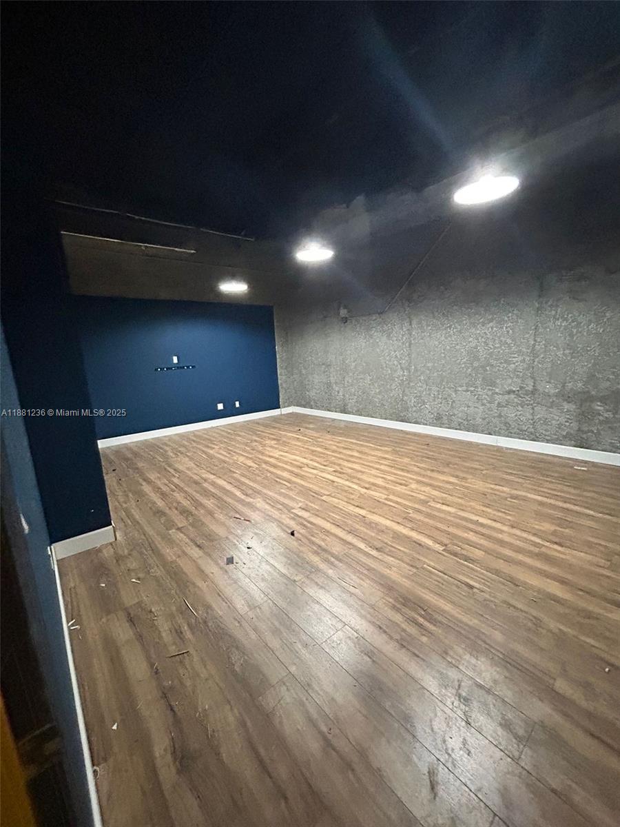   /   sq. ft. $ 2025-09-18 0 Photo