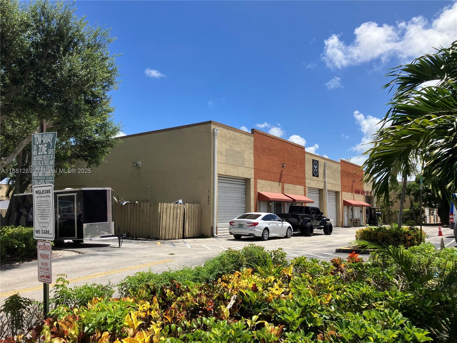 1  /   sq. ft. $ 2025-09-18 0 Photo