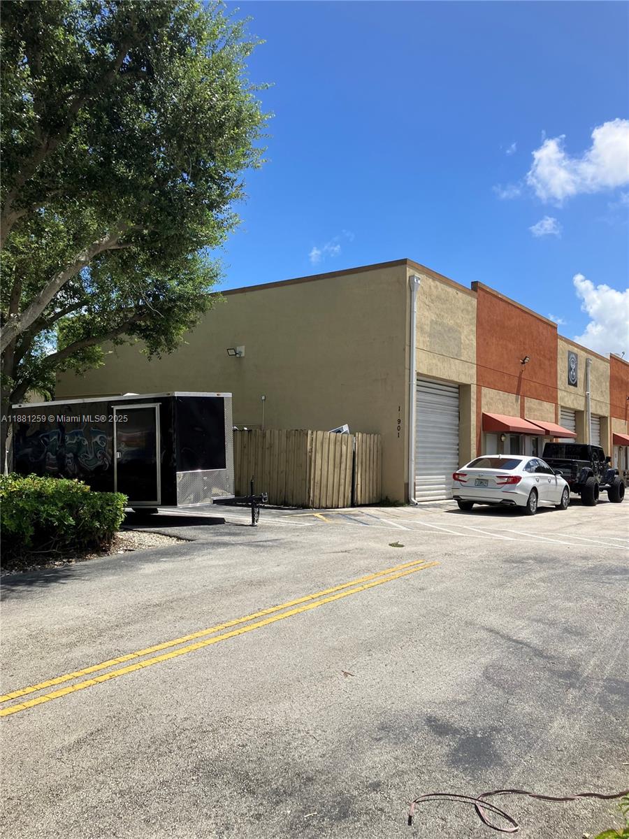 1  /   sq. ft. $ 2025-09-18 0 Photo