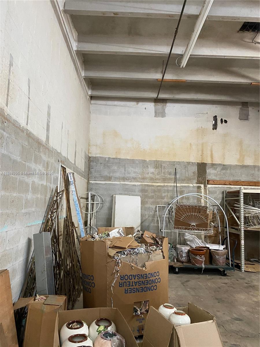 6997  /   sq. ft. $ 2025-09-18 0 Photo