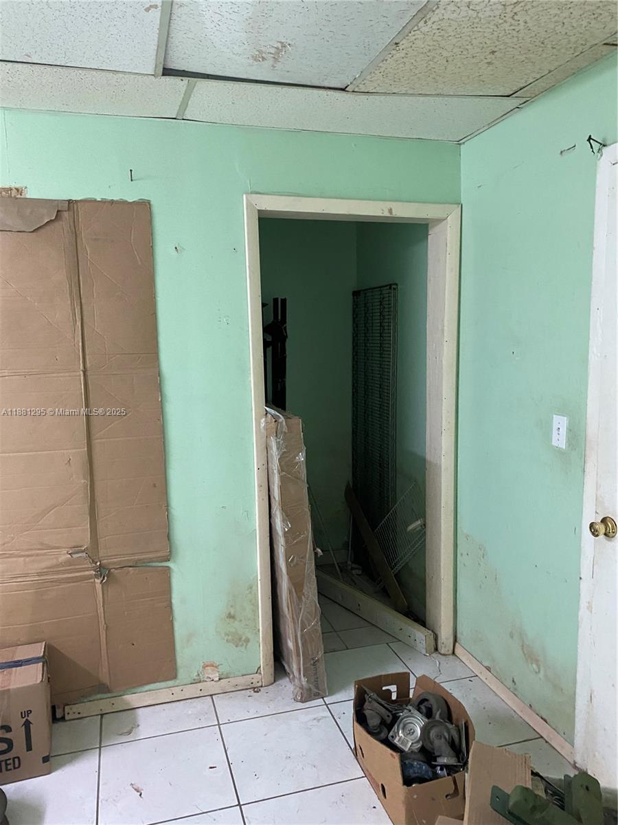 6997  /   sq. ft. $ 2025-09-18 0 Photo