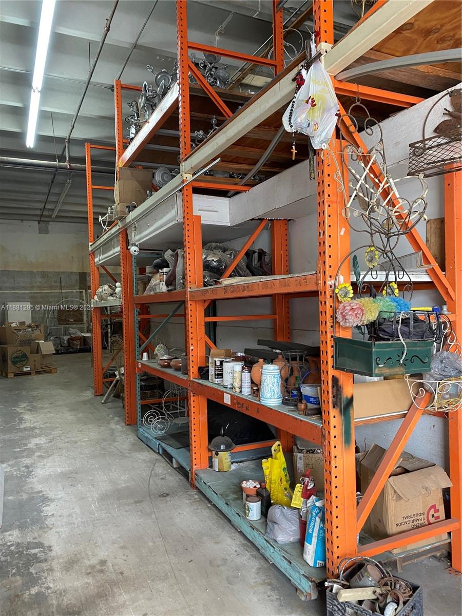 6997  /   sq. ft. $ 2025-09-18 0 Photo
