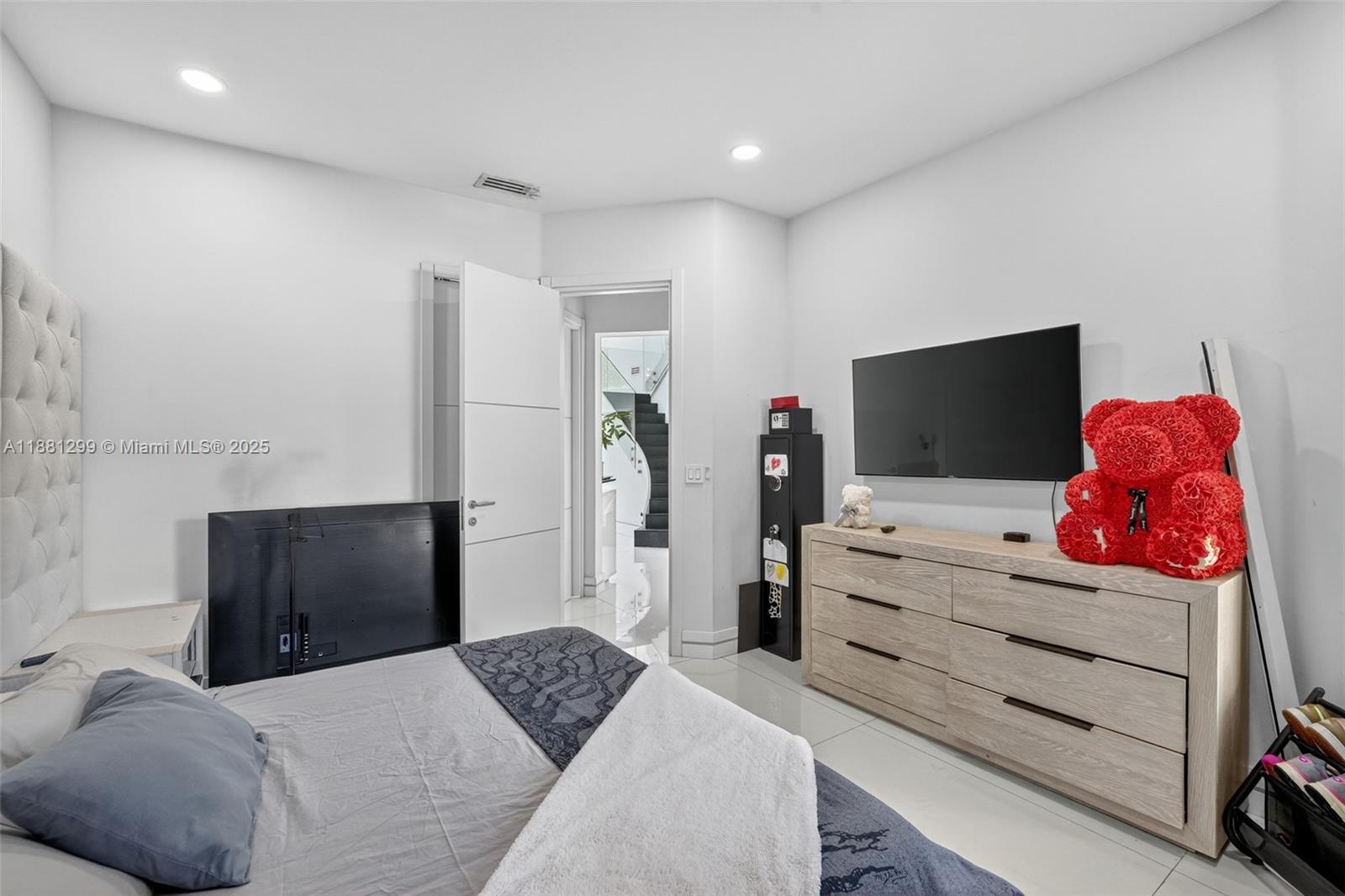 Photo of 3710 208th Ter  (3710), Aventura, Florida, 33180 - 