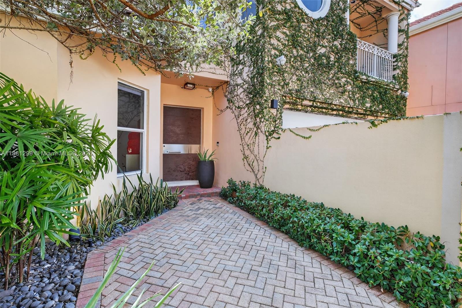 Photo of 3710 208th Ter  (3710), Aventura, Florida, 33180 - 