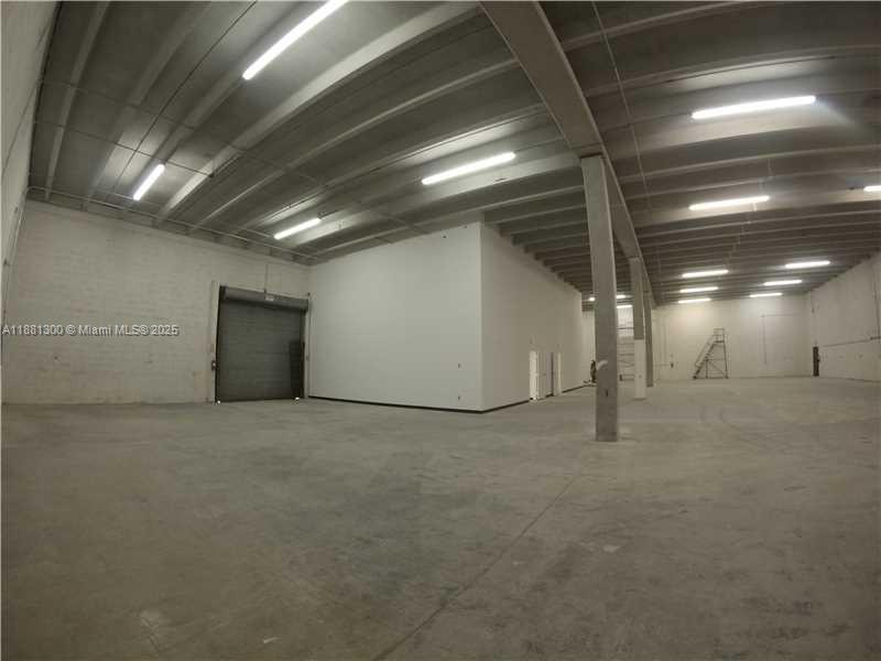 1740  /   sq. ft. $ 2025-09-18 0 Photo