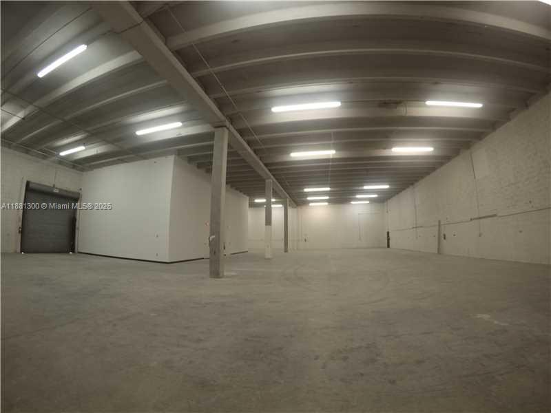 1740  /   sq. ft. $ 2025-09-18 0 Photo
