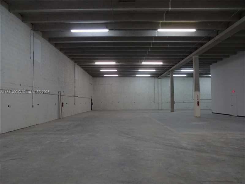 1740  /   sq. ft. $ 2025-09-18 0 Photo