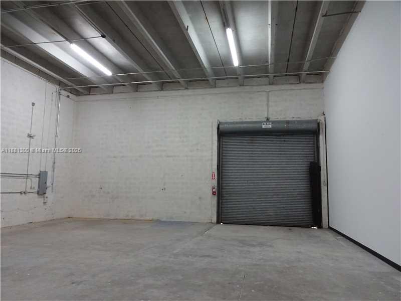 1740  /   sq. ft. $ 2025-09-18 0 Photo