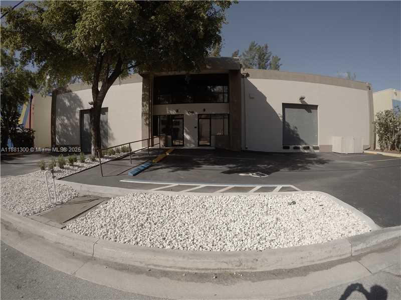 1740  /   sq. ft. $ 2025-09-18 0 Photo
