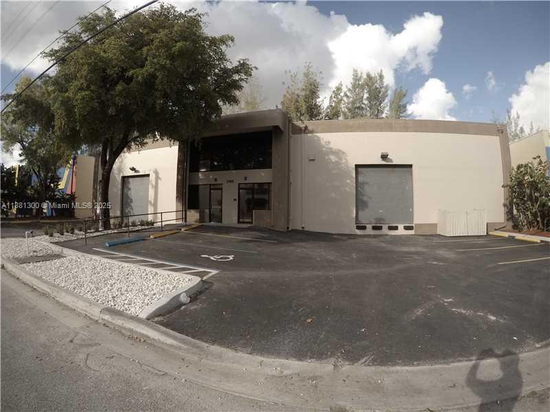 1740  /   sq. ft. $ 2025-09-18 0 Photo