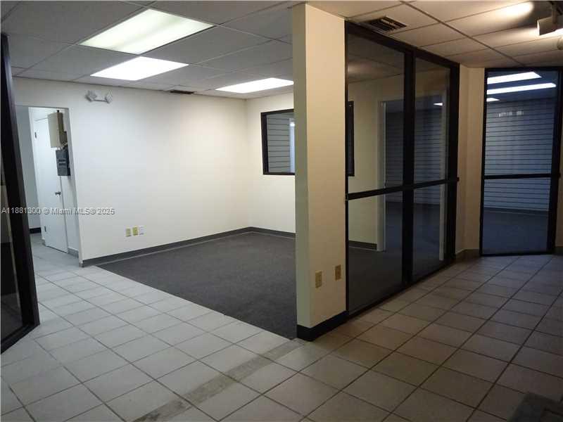 1740  /   sq. ft. $ 2025-09-18 0 Photo