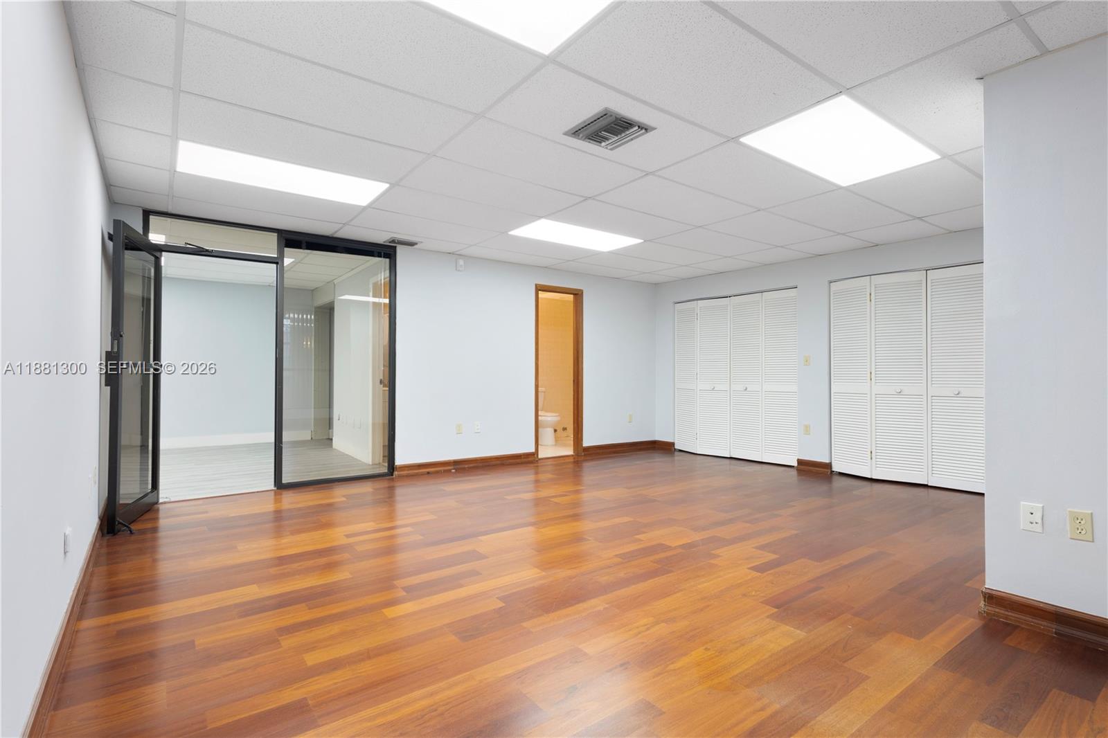 1740  /   sq. ft. $ 2025-09-18 0 Photo