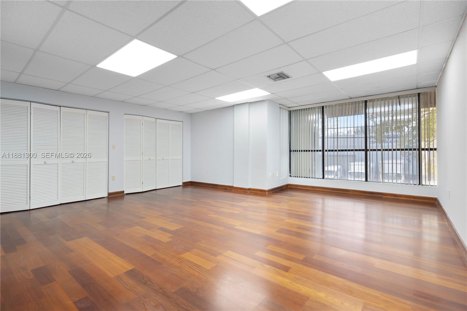 1740  /   sq. ft. $ 2025-09-18 0 Photo