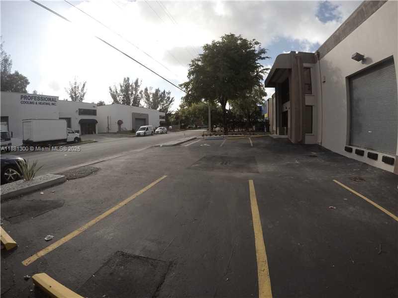 1740  /   sq. ft. $ 2025-09-18 0 Photo
