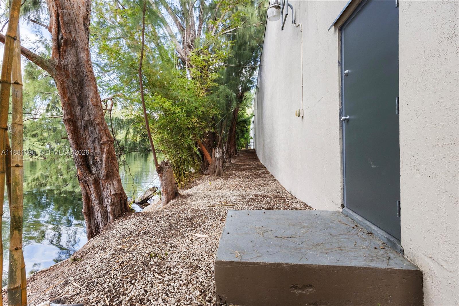 1740  /   sq. ft. $ 2025-09-18 0 Photo