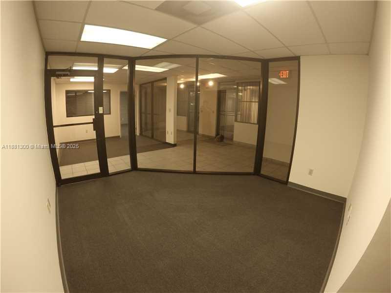 1740  /   sq. ft. $ 2025-09-18 0 Photo