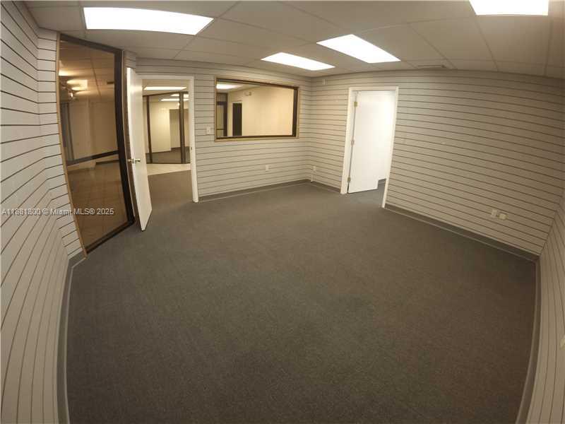 1740  /   sq. ft. $ 2025-09-18 0 Photo