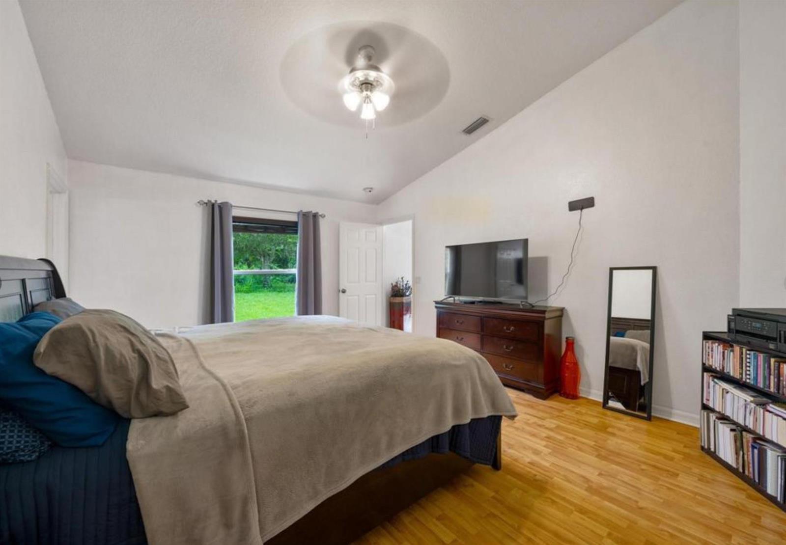 296 3 / 2 1798 sq. ft. $ 2026-01-08 0 foto