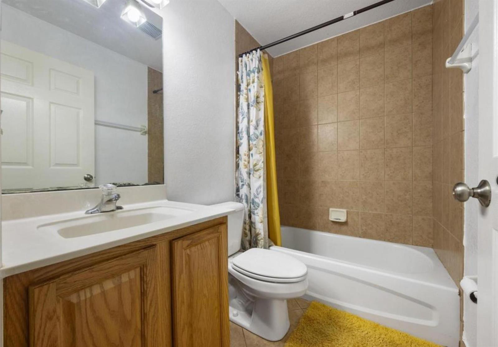 296 3 / 2 1798 sq. ft. $ 2026-01-08 0 foto