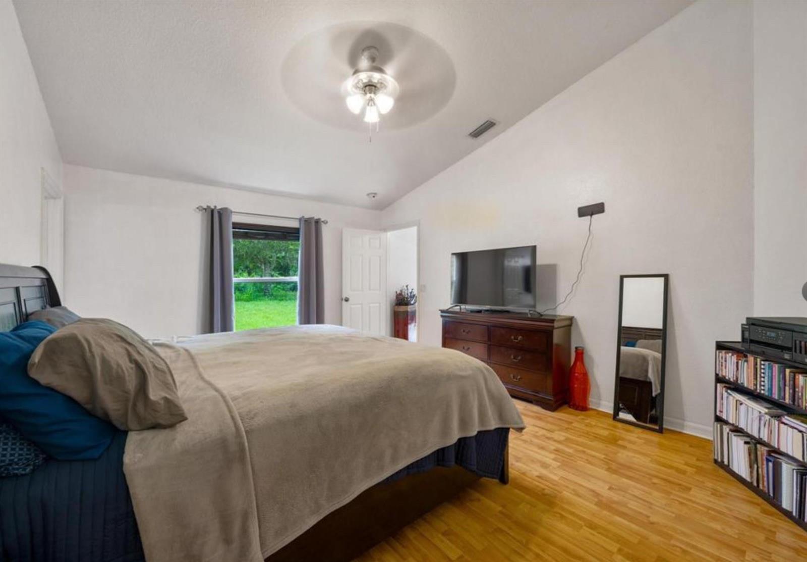 296 3 / 2 1798 sq. ft. $ 2026-01-08 0 foto
