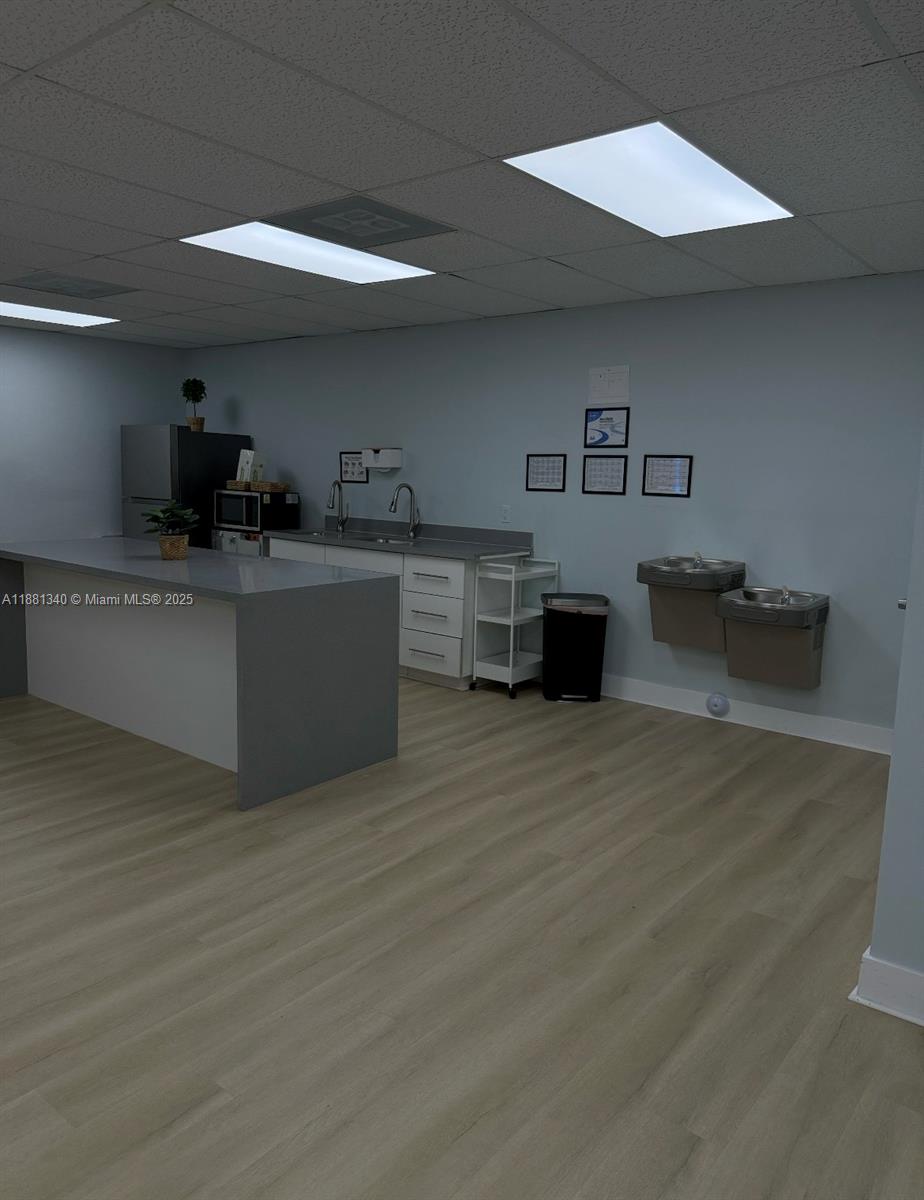 116-117  /   sq. ft. $ 2025-09-18 0 foto