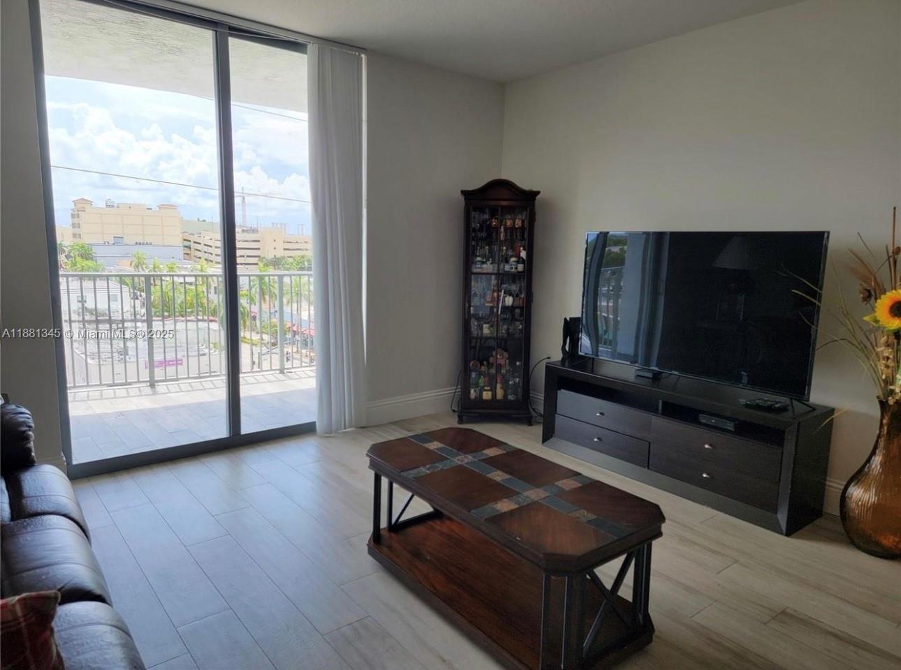 Photo of 140 Dixie Hwy  #519, Hollywood, Florida, 33020 - 