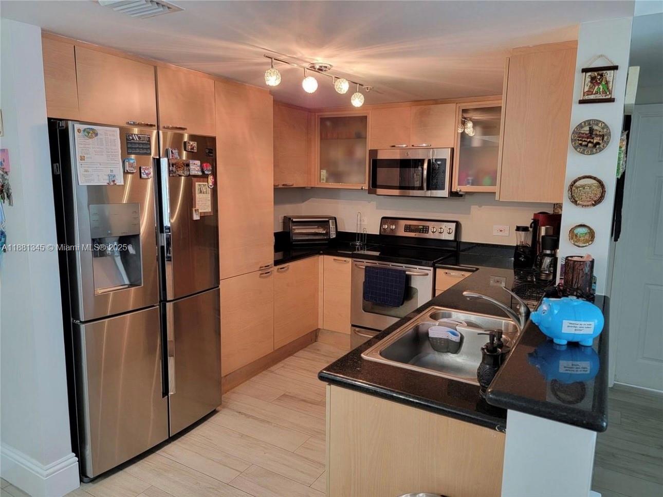 Photo of 140 Dixie Hwy  #519, Hollywood, Florida, 33020 - 