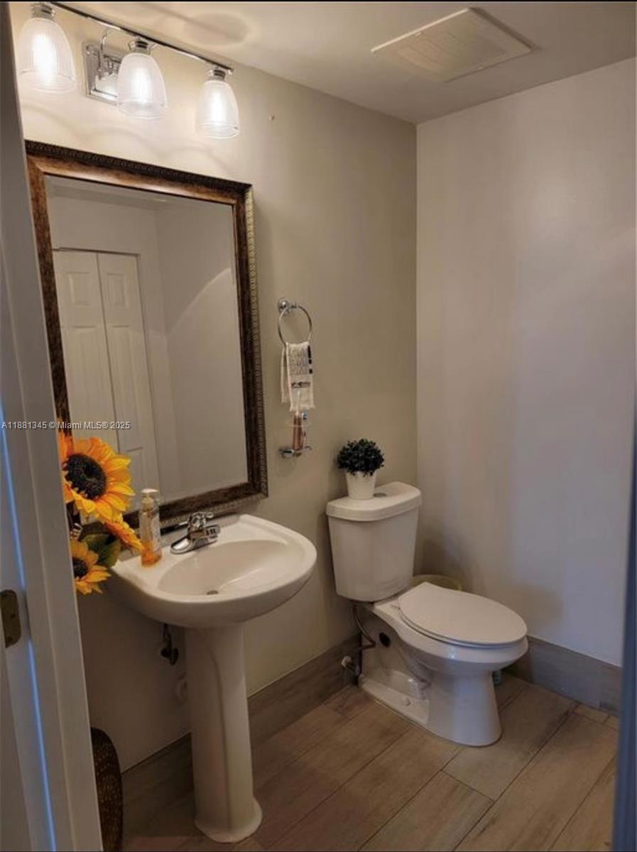 Photo of 140 Dixie Hwy  #519, Hollywood, Florida, 33020 - 