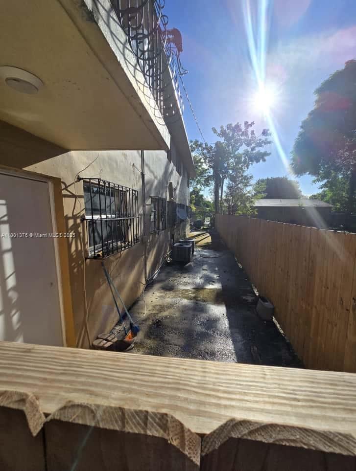 See details / 4421 sq. ft. $ 2025-09-18 0 Photo
