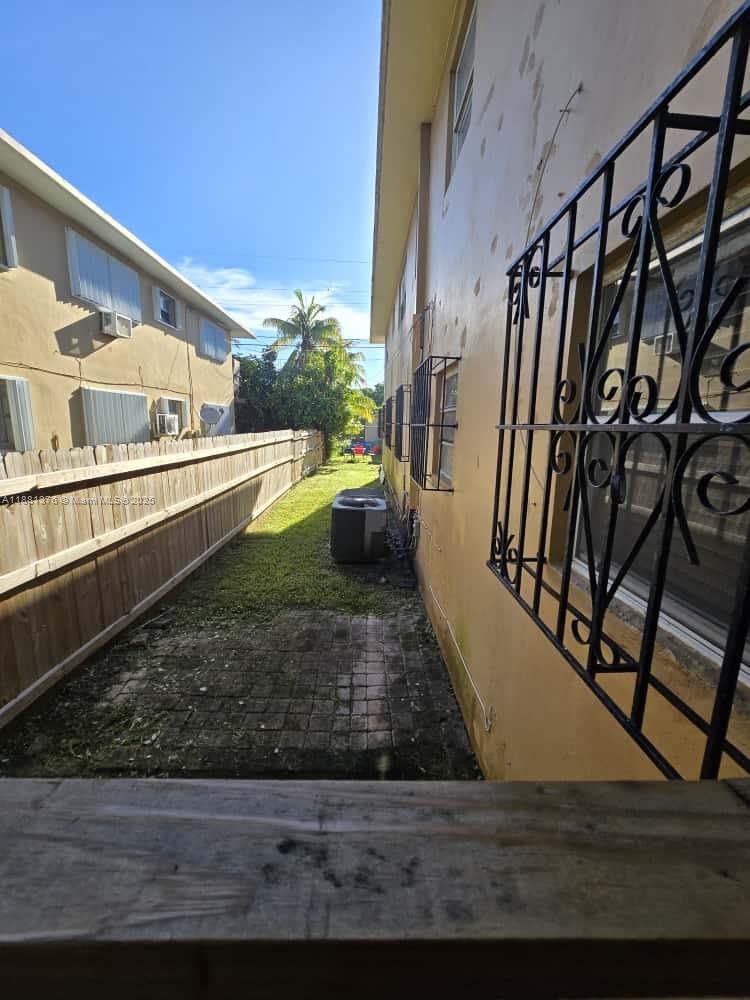 See details / 4421 sq. ft. $ 2025-09-18 0 Photo