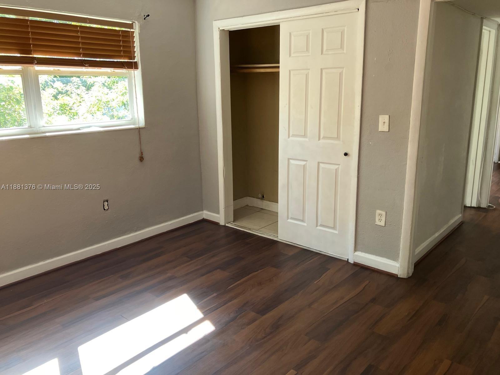 See details / 4421 sq. ft. $ 2025-09-18 0 Photo